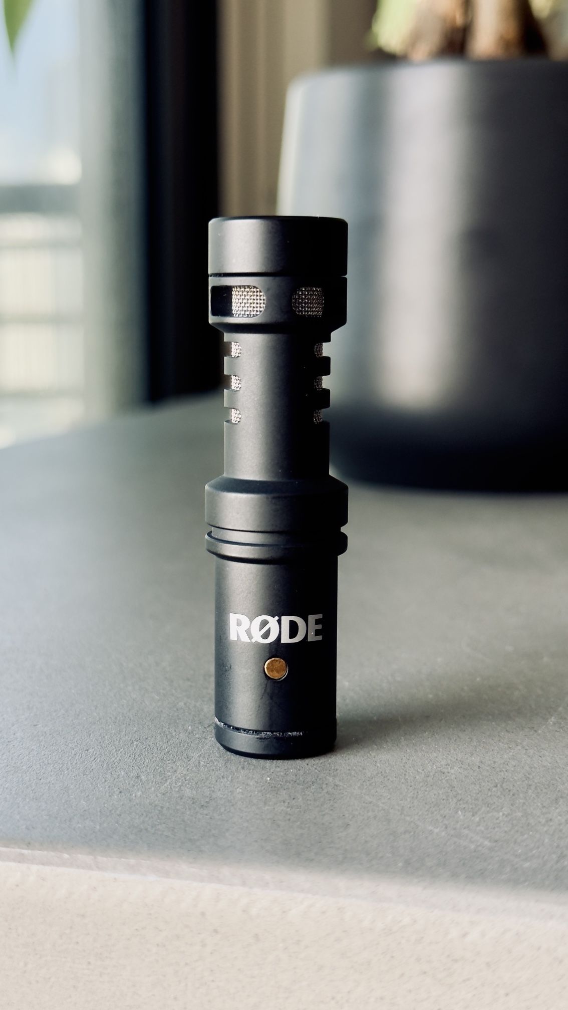 Rode VideoMic Me-L iPhone/iPad Microphone for Video,Black