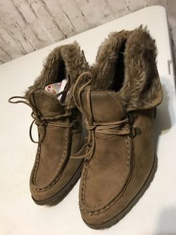 Women’s boots brown fur size 8.5