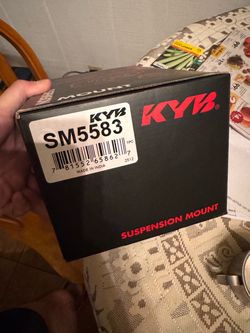 Camaro kyb rear strut mount