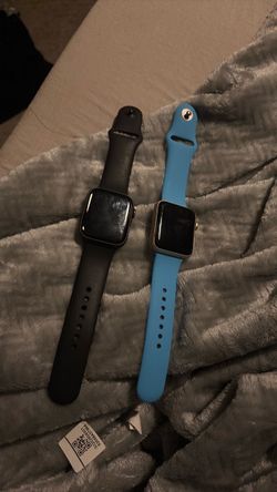 2 Apple Watches