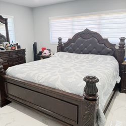 California King Bed And Dresser With Mirror