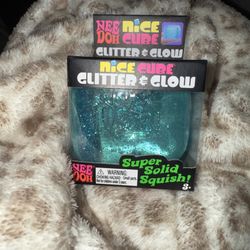 Needoh nice cube glitter & glow!!!