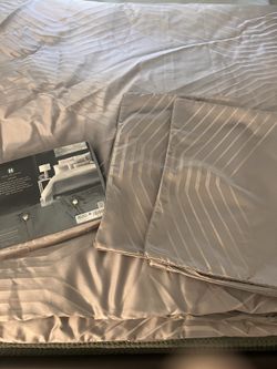 Queen/Full Comforter Set