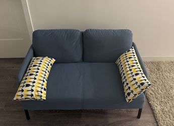 New Ikea Sofa/loveseat With 2 Pillows 