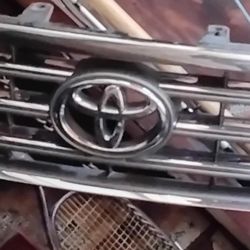 Toyota Highlander Grill