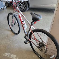 Giant 29 Mountain Bike