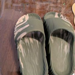 Kids Slides NEW SIZE 4