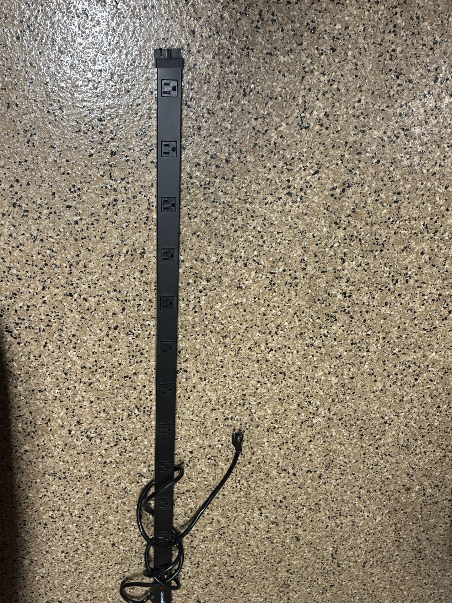 12 outlet surge protector