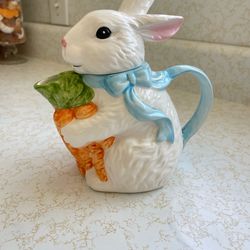 WHIMSY CERAMIC EASTER BUNNY RABBIT English COTTAGE TEA POT CARROTS SPRING DECOR