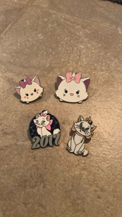 Disney pin set
