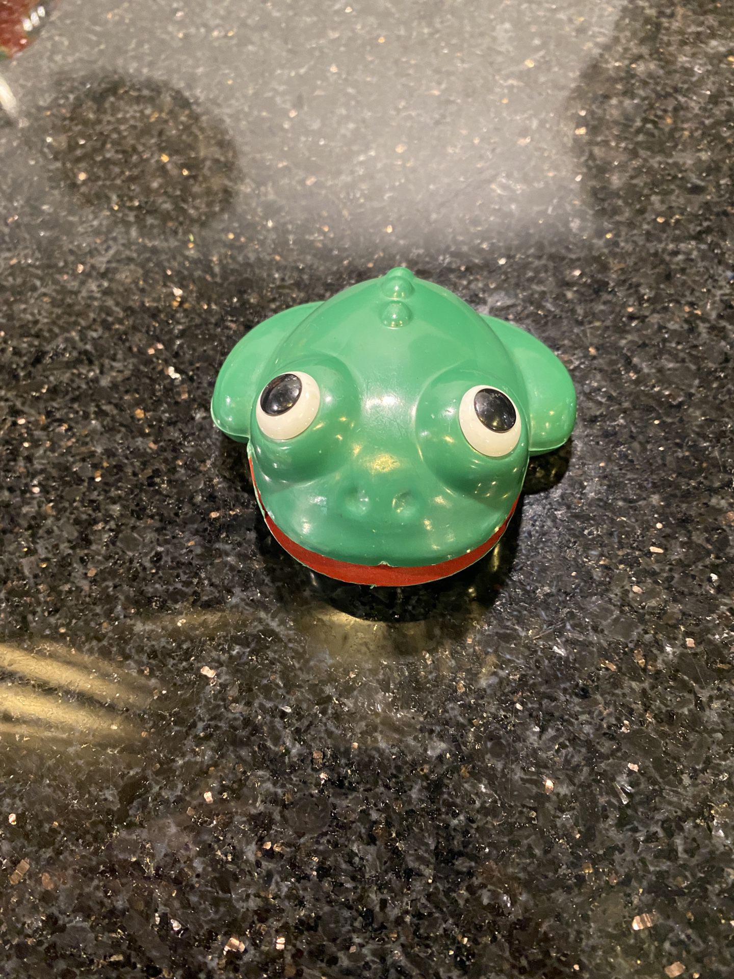 Rate Lehmann 912 Friction Frog Toy-Made in Western Germany