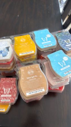 Scenty wax lot of 30