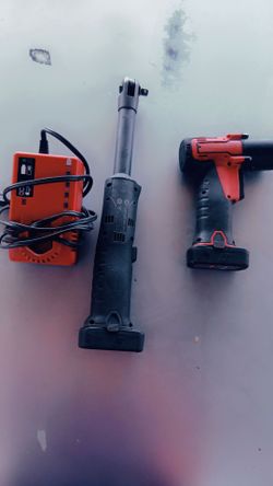 Vendo kit completo de pulidora / lijadora inalámbrica Milwaukee M12 (Modelo 2438).