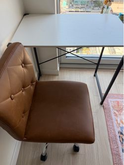 Comfortable work chair (price negotiable)