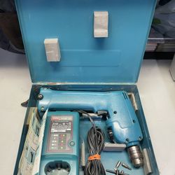 Makita Cordless Drill Model 6012HD DC9.6V 1100/400RPM Tested With Battery