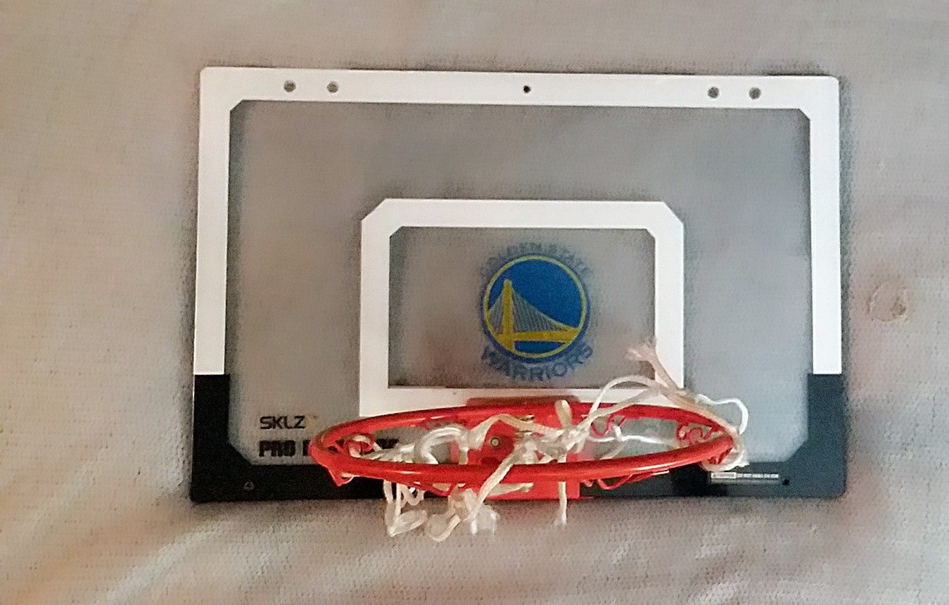 Warriors small basketball hoop*free*