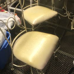 Table 5 Chairs And 1 Bonus High Chair 