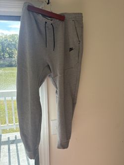 Nike tech fleece pants 