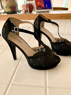 Black Lace Heels Size 6.5