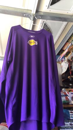 Lakers long sleeve sweatshirt size adult 3XL