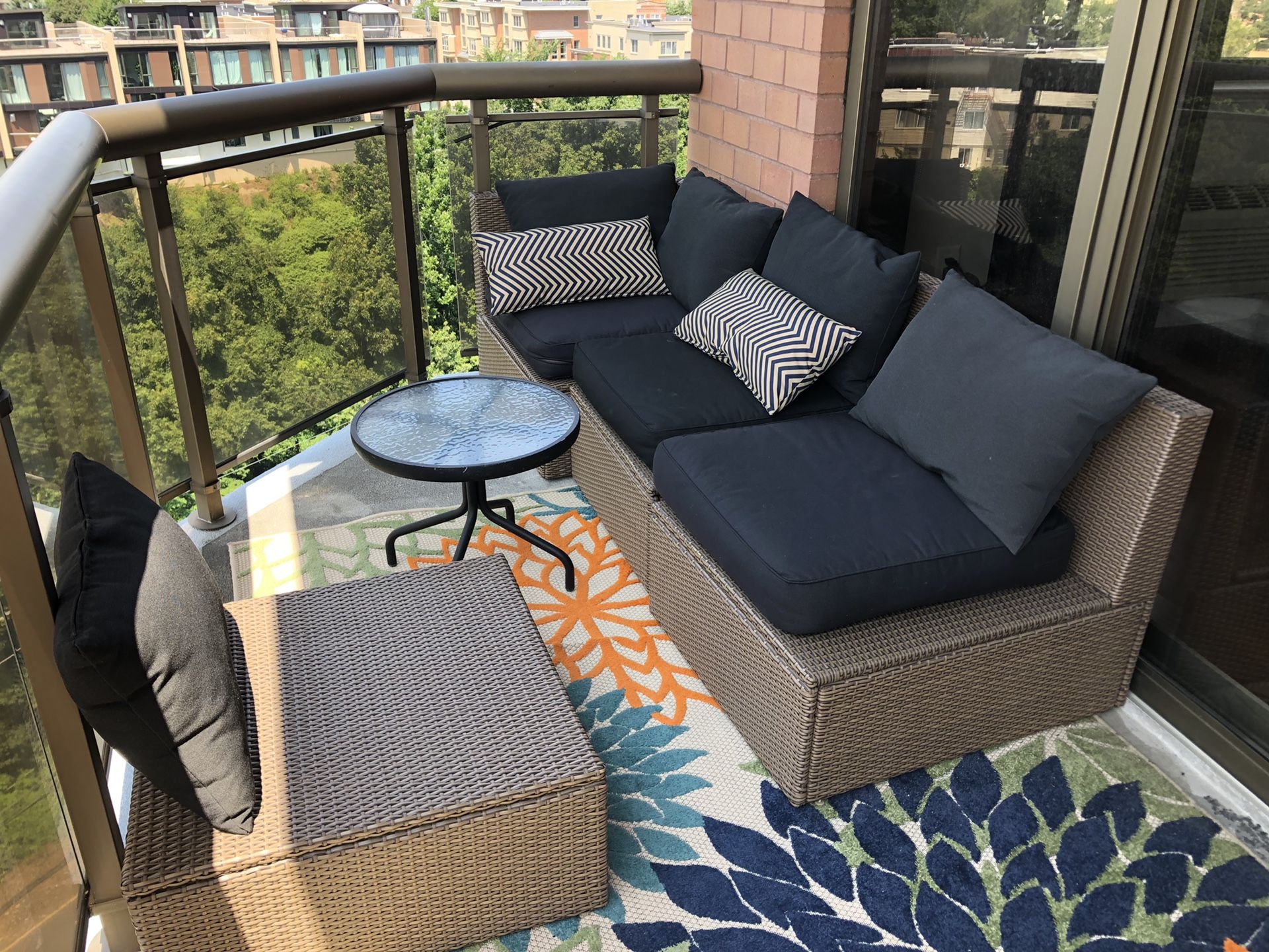 Outdoor furniture with pillows