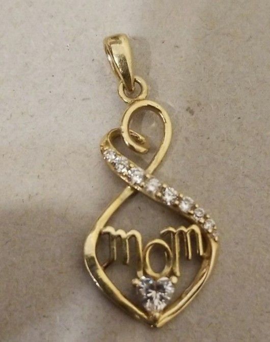 10k zircon Mom pendant