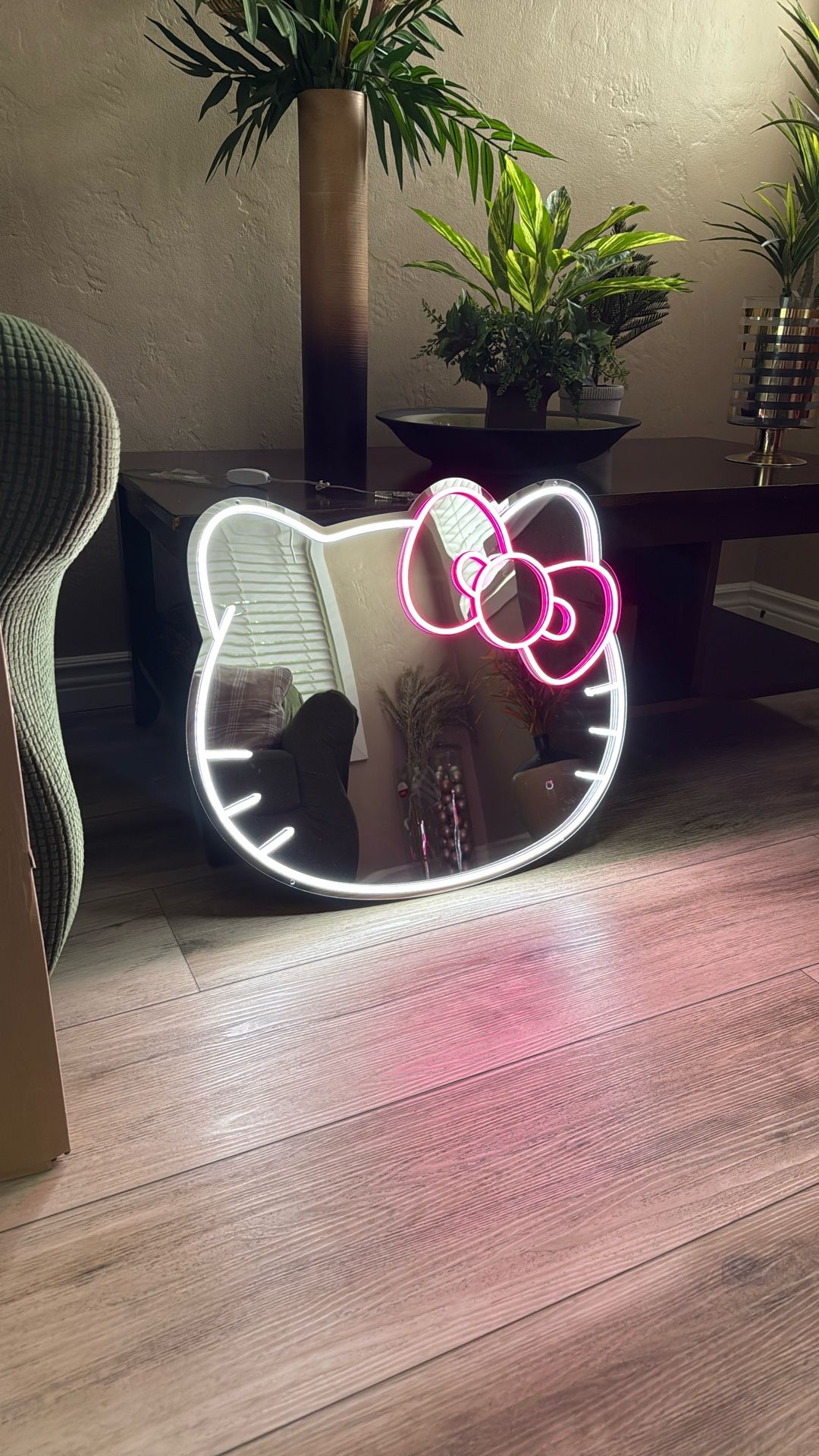 LED Hello Kitty Mirror