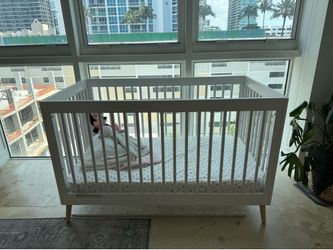 Baby crib - low price great condition MOVING SALE