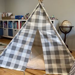 C&B Kids Grey/White Plaid Teepee Play Tent w/Cushion