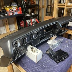 70-72 Chevelle SS Dash+Gauges=Complete
