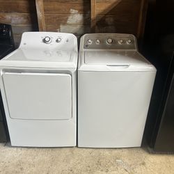 Set washer and dryer. GE washer 4.0cuftGE  dryer 7.0cu ft 