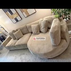 XL Comfortable sectional sofa new/ Financing avaibale