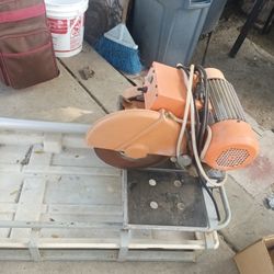 Vendo Maquina De Cortar Tallo En $200 Dolares
