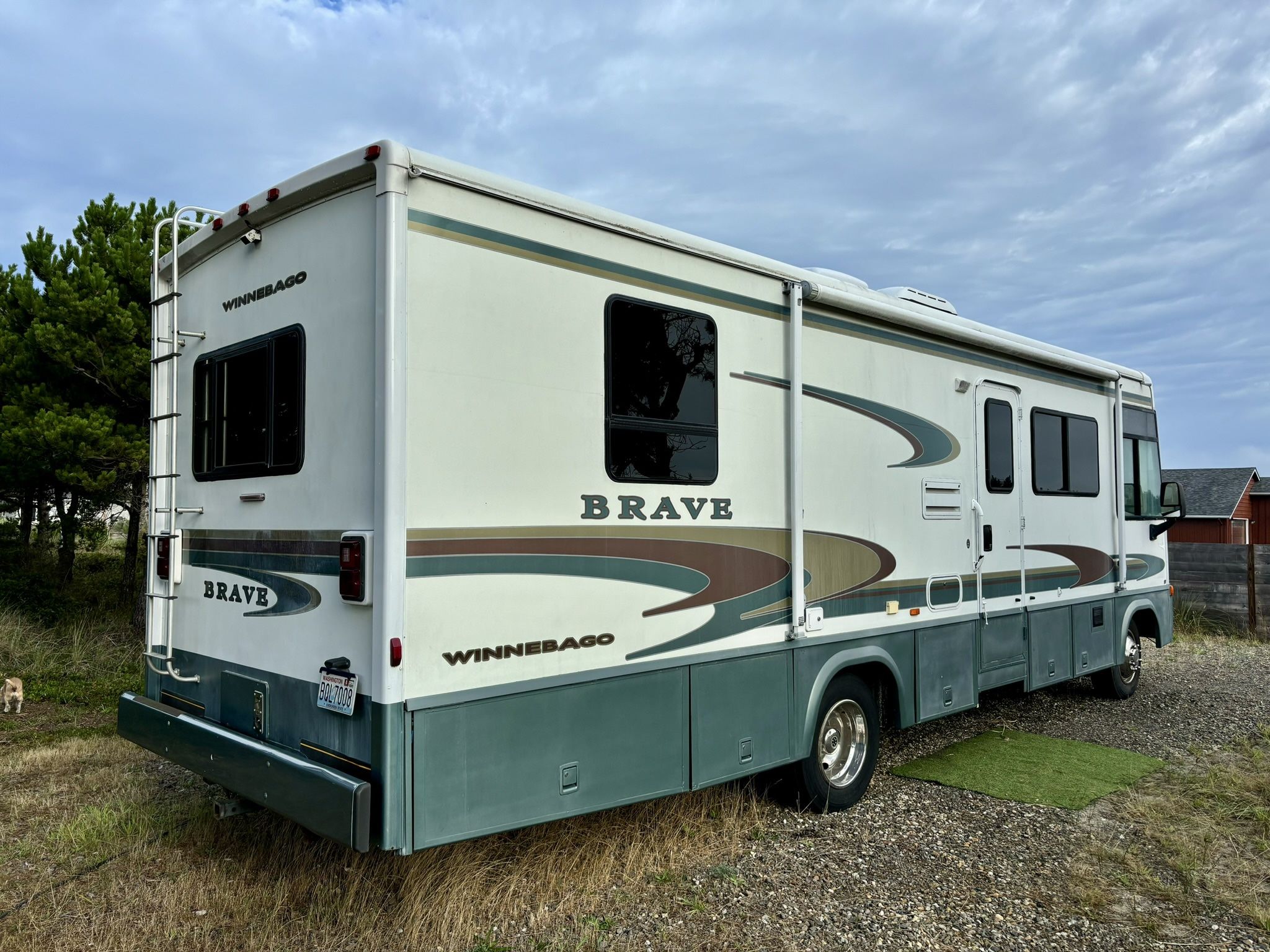 Brave - Winnebago RV 30 Ft -2001