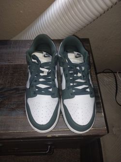 Nike dunks size 11 men green and white