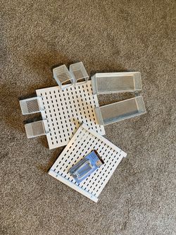 Peg wall mounted storage