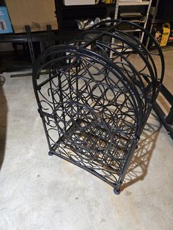 🍷 Decorative Metal Wine Rack – Freestanding