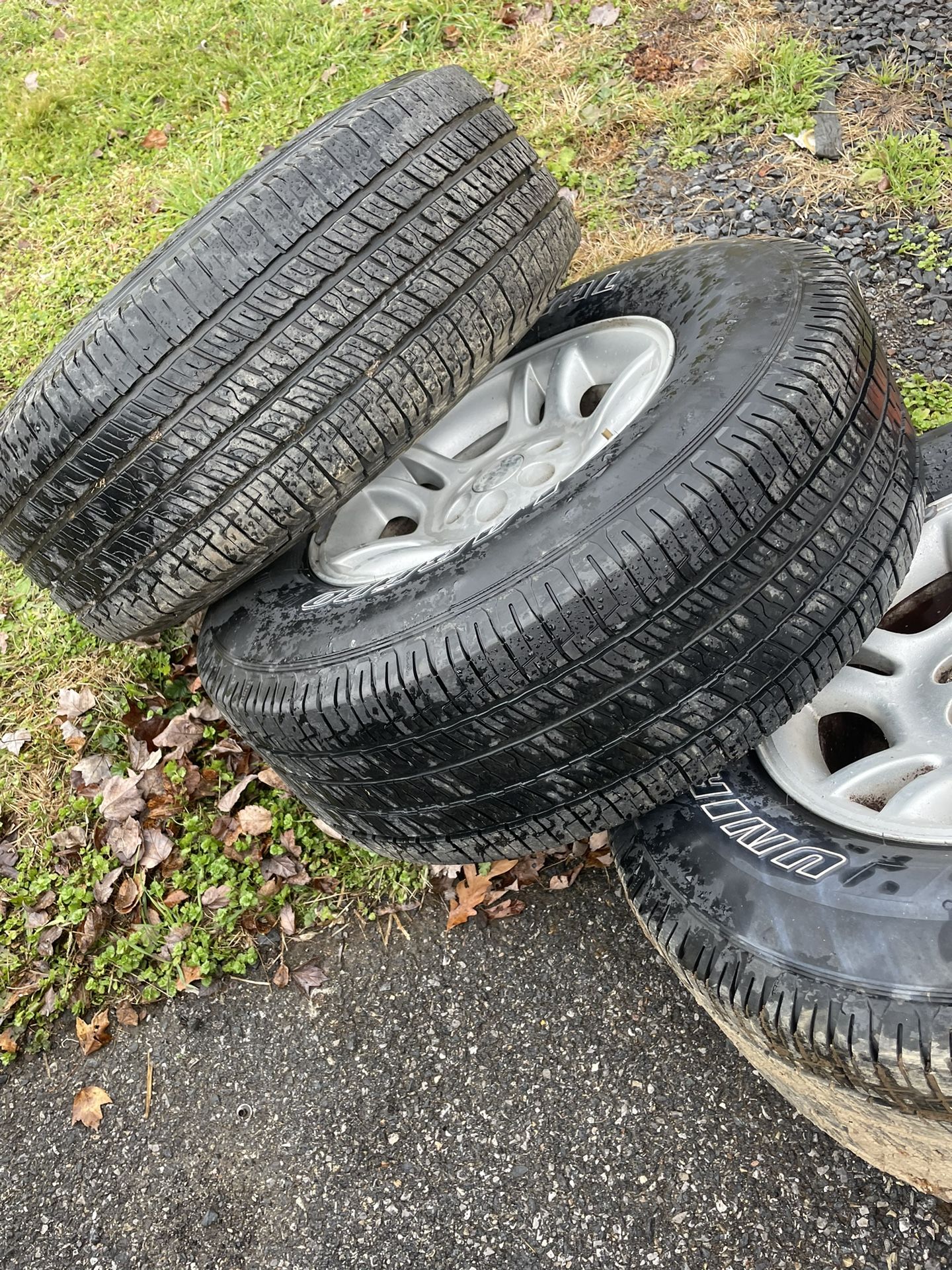 2003 Dodge Dakota Wheels And Tire $125.00