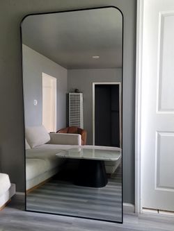 Oversized full lenght Mirror.   Espejo de cuerpo completo