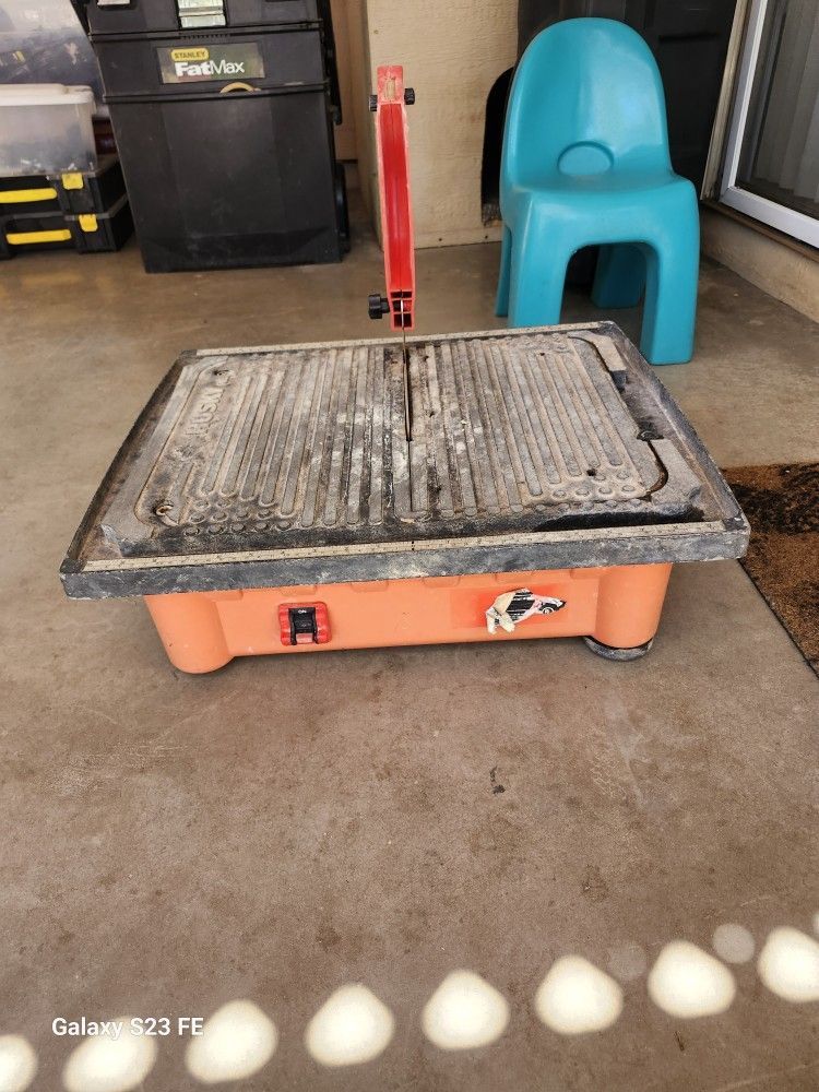 Husky Tile Saw