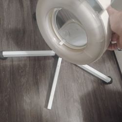 Magnifying Glass On Wheels