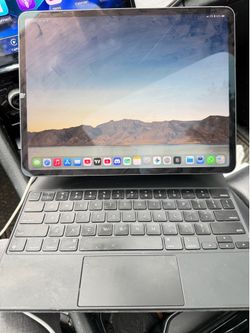 iPad Pro 4th Gen 12.9 with original Magic Keyboard