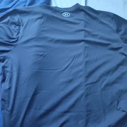 Under Armor Long Sleeves Size L
