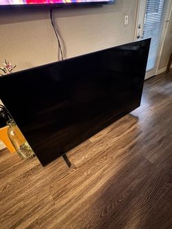 Large Flat Screen TV with Stand Samsung