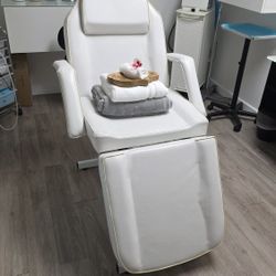 Facial Bed + 8-in-1 Facial Machine – Good Condition