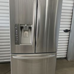 Beautiful Fridge LG Working Great It’s Plug In Counter Deep $400