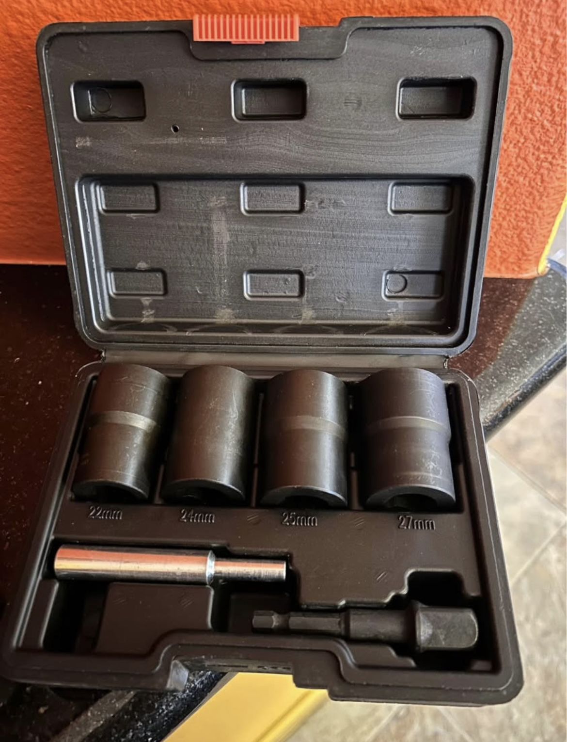 New Lug Nut Removal Set With Case