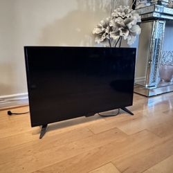 32” LED Tv  