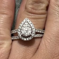 Pear Shaped Bridal Set