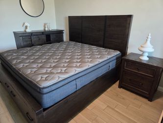 Rustic Dark Wood King Bedroom Set